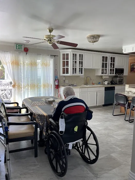 Cheri Manor Picture 3