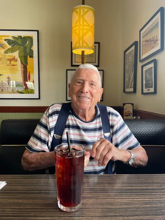 Living Well Home Care Picture 1