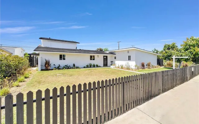 Chapman Rose, Inc Residential Home Care for the Elderly Picture 6