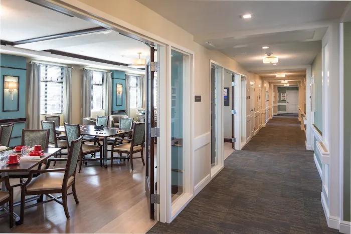 Regency Palms Long Beach Picture 5