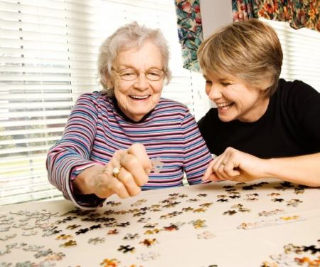 How to Build Confidence and Independence in Seniors at Home