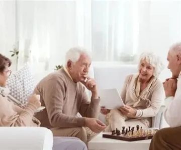 Creative Activities That Encourage Social Interaction for Seniors