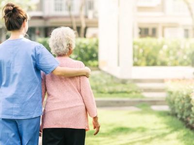 How to Handle Wandering in Dementia Patients