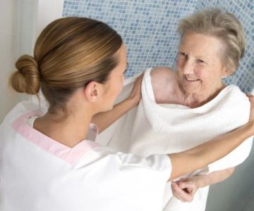 How to Maintain Proper Hygiene and Comfort for Seniors in Home Care