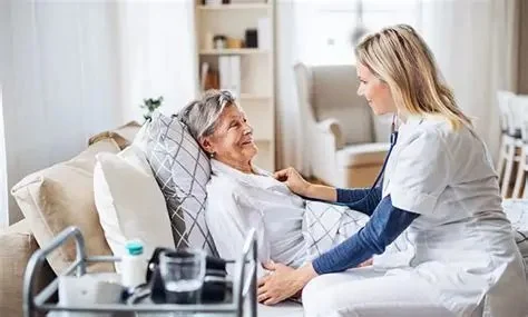 What to Expect from In-Home Care Services | HomeCare Hub