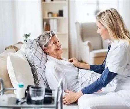 What to Expect from In-Home Care Services | HomeCare Hub