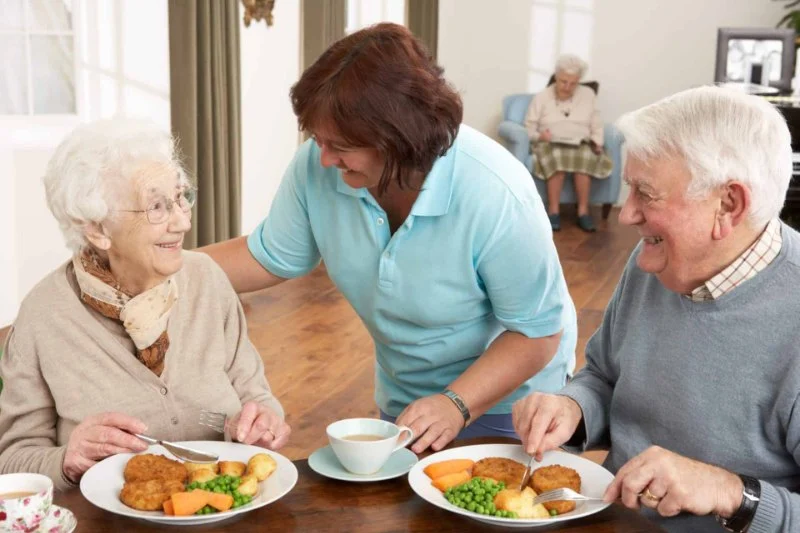 Tips for Making Meal Times Social and Enjoyable for Aging Loved Ones