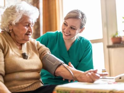 How to Find the Right Home Care Provider for Seniors