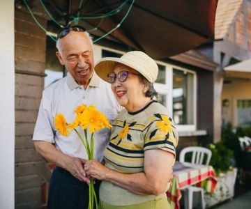 Strategies for Supporting Seniors Through Stressful or Challenging Times