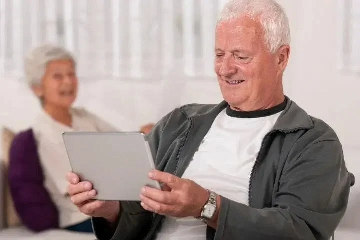 Tips for Helping Seniors Stay Connected Through Technology