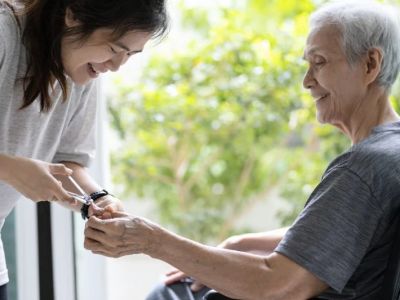 Strategies for Helping Seniors Maintain Personal Hygiene and Dignity