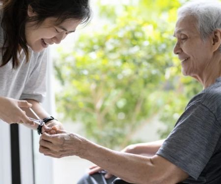 Strategies for Helping Seniors Maintain Personal Hygiene and Dignity