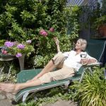 How to Create a Relaxing Outdoor Space for Seniors at Home