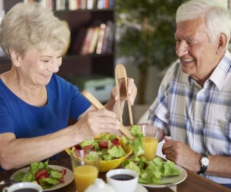 How to Make Healthy and Appealing Meals That Seniors Will Actually Enjoy