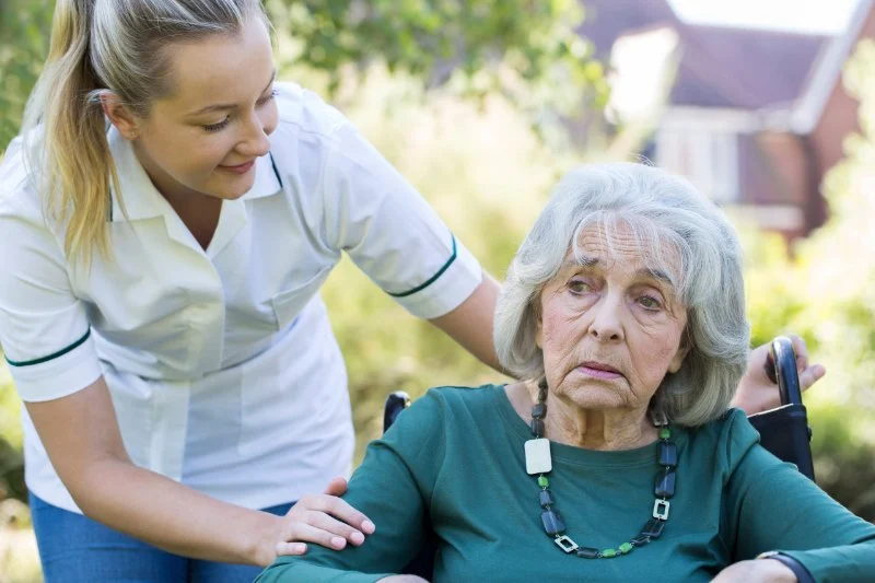 Managing Behavioral Changes in Dementia Patients: Tips for Caregivers
