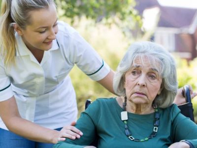 Managing Behavioral Changes in Dementia Patients: Tips for Caregivers