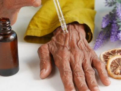The Benefits of Aromatherapy in Senior Care