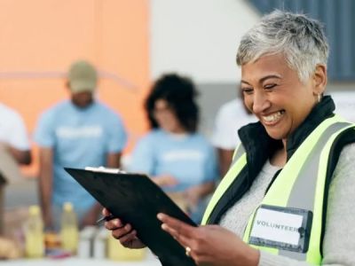 The Benefits of Volunteering for Seniors: Purpose, Health, and Connection